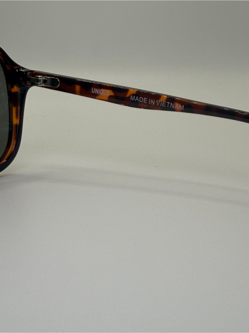 Uniqlo Double Bridge Tortoiseshell Frame Sunglasses with Dark Gray Lenses - Picture 8 of 9